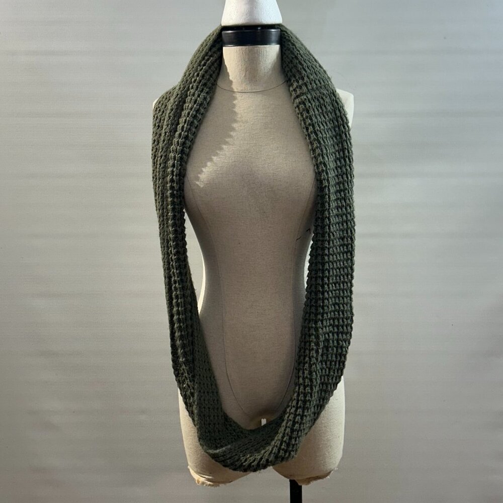 Green Knitted Infinity Scarf